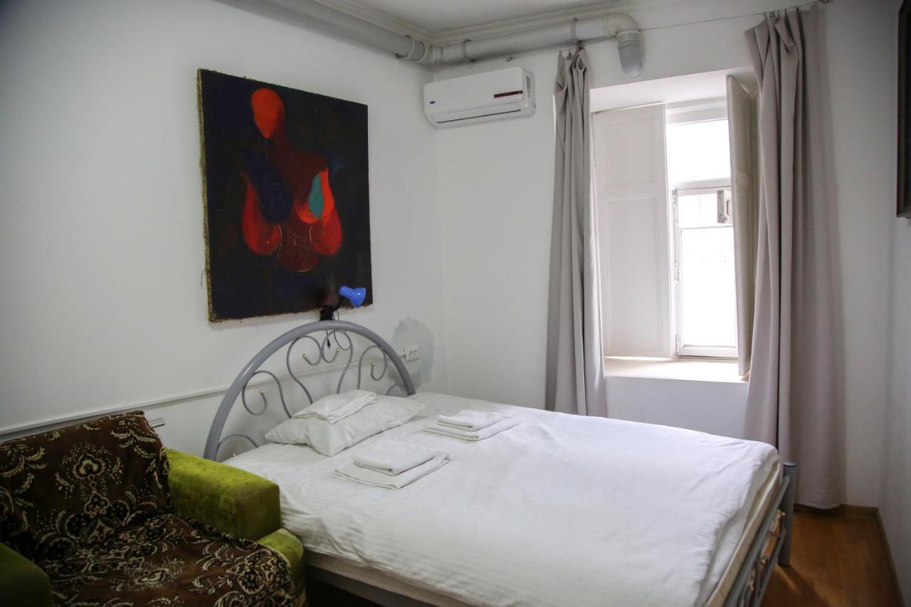 In The Center Of The City 2Rooms 트빌리시 외부 사진